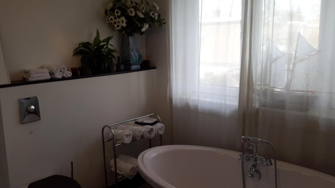 Place 2 Be Bed and Breakfast Αϊντχόφεν Εξωτερικό φωτογραφία